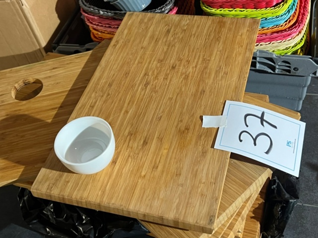 1533890-3 Skärbrädor och brödkorgar