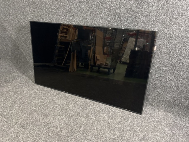 1533805-4 Monitor Samsung ED75E 75"
