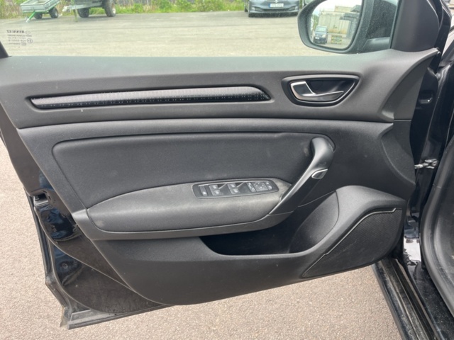 1357545-21 Renault Mégane 1.2 TCe Manual, 132hp -2017