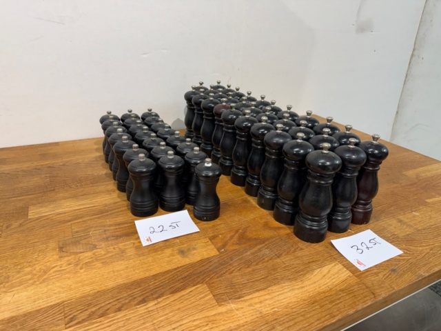 1141818-1 Salt & pepparkvarnar ca 54 st
