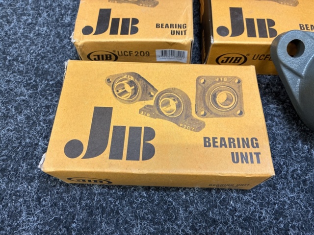 1534011-3 8 storage units, JIB
