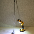 1417059-2 Ficklampa DeWalt & Golfklubba Tommy Armour