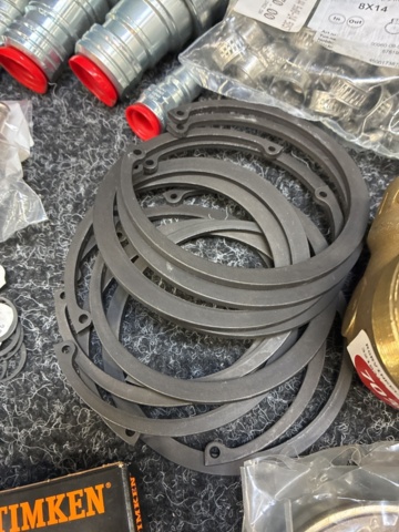 1534015-10 Roller bearings, couplings, hose clamps, etc.