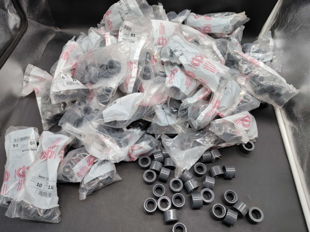 1516843-1 Bushings, 641 pcs PVC 32x20 - Comer