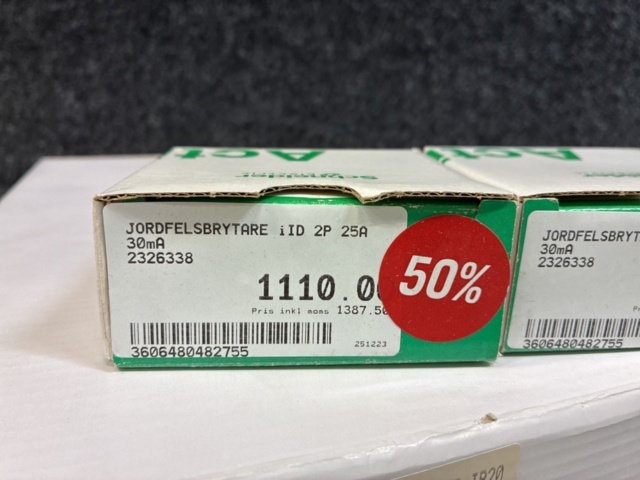 1534019-3 Sortiment med diverse ELartiklar