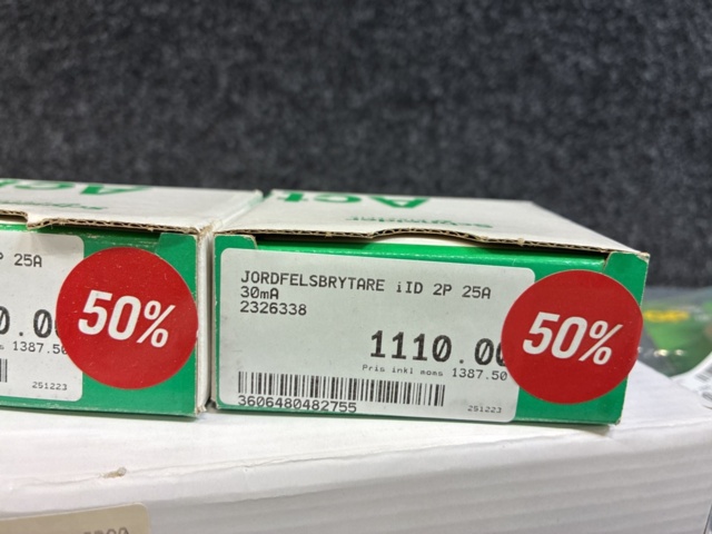 1534019-4 Sortiment med diverse ELartiklar