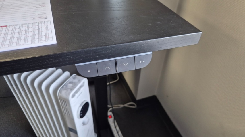 1532835-3 Office furniture with equipment