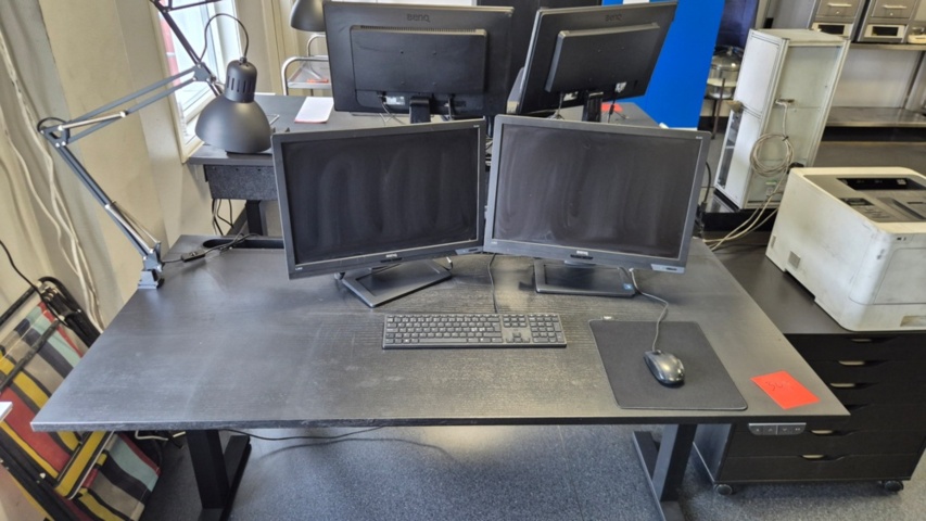 1532836-2 Office furniture with equipment