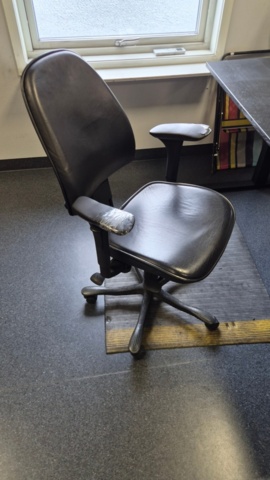 1532836-5 Office furniture with equipment
