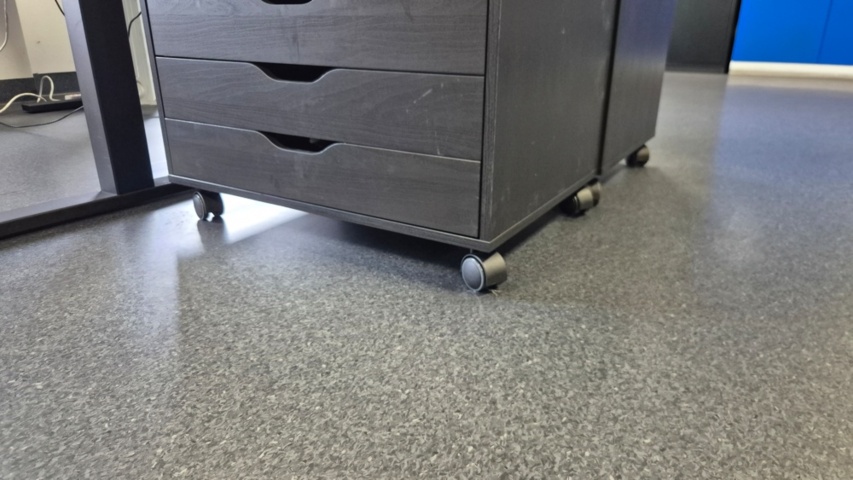 1532836-7 Office furniture with equipment