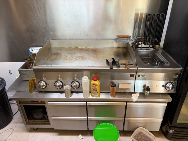 1534036-4 Komplett restaurangcontainer/streetfood