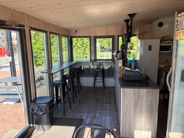 1534036-10 Komplett restaurangcontainer/streetfood