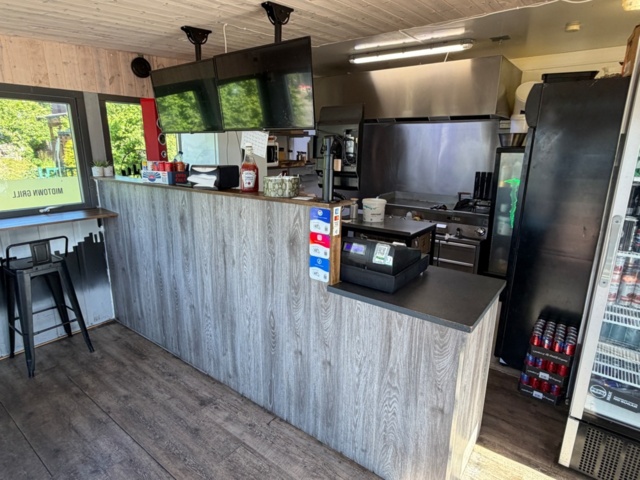 1534036-12 Komplett restaurangcontainer/streetfood