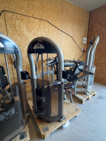 1529695-4 Shoulder press machine - Matrix Shoulder Press - 2003