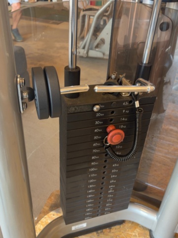 1529695-6 Shoulder press machine - Matrix Shoulder Press - 2003