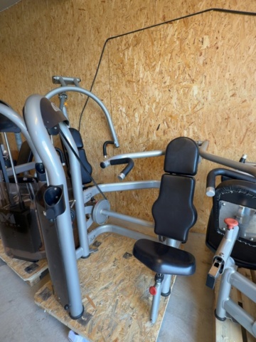 1529695-7 Shoulder press machine - Matrix Shoulder Press - 2003