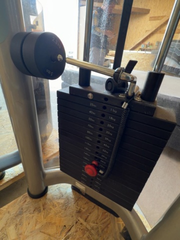 1529696-3 Matrix Chest Press - 2003