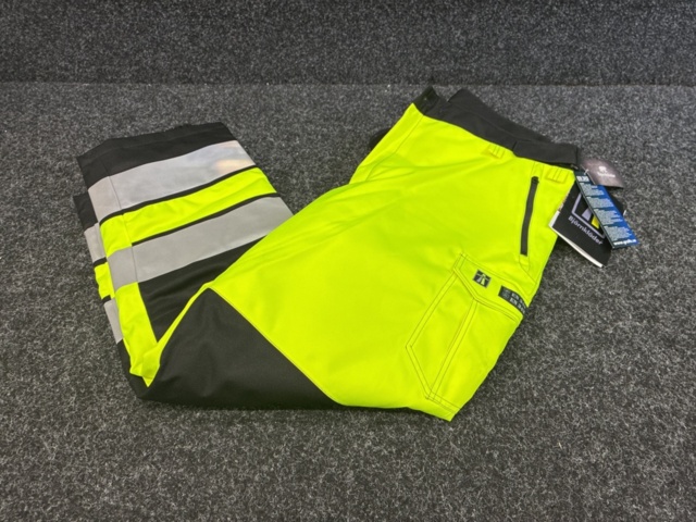 1534190-2 Winter high-visibility trousers, Size S