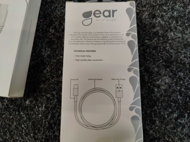 1475650-9 Charging cables, cooling gel, fiber cement scissors and staples