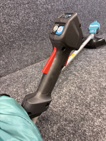 1534234-12 Grästrimmer Makita DUR368A