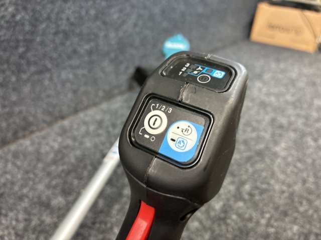 1534234-13 Grästrimmer Makita DUR368A