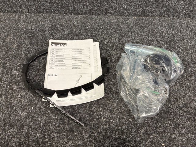 1534234-25 Grästrimmer Makita DUR368A