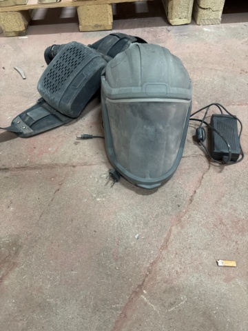 1482670-1 Fresh air mask with fan and battery