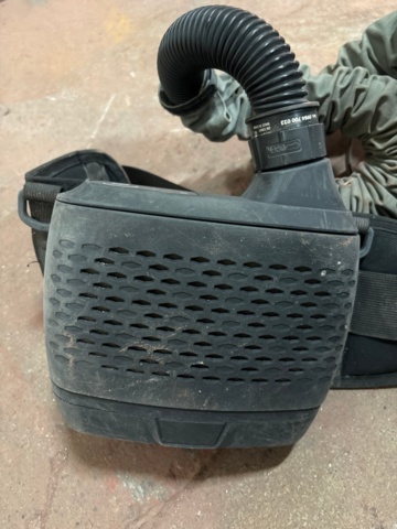 1482670-4 Fresh air mask with fan and battery