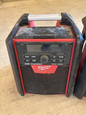 1511265-2 Arbetsradio/laddare med BT - x2 enheter - Milwaukee M18 RC