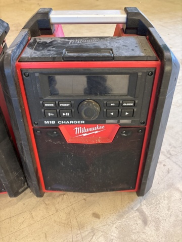 1511265-5 Arbetsradio/laddare med BT - x2 enheter - Milwaukee M18 RC