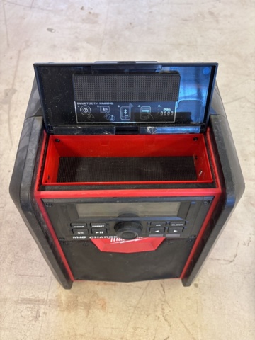 1511271-3 Arbetsradio/laddare med BT, Milwaukee M18 RC #2