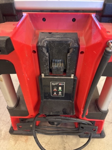 1511271-5 Arbetsradio/laddare med BT, Milwaukee M18 RC #2