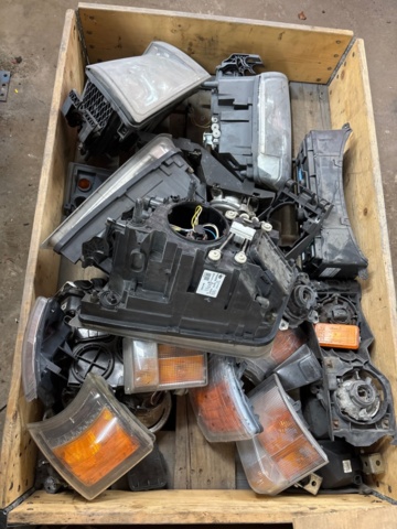 1482663-28 7 Pallar blandat innehåll - verkstads- och fordonsrelaterade delar samt utrustning