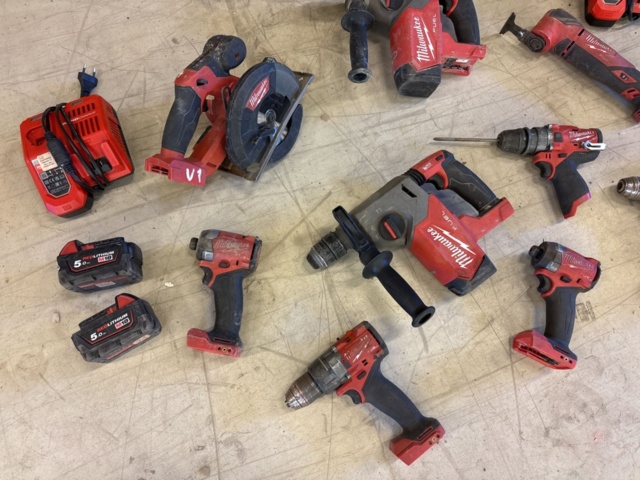 1511274-2 Machine and accessory package - Milwaukee #2