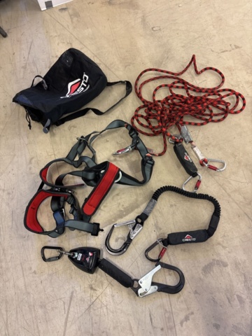 1511275-1 Parti med diverse fallskyddsutrustning - Cresto, EvaLad m.fl.