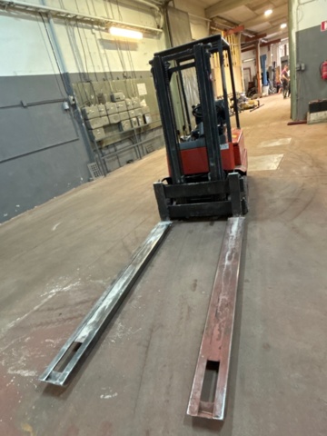 1482669-2 Forklift with charger - Linde E16S -1991