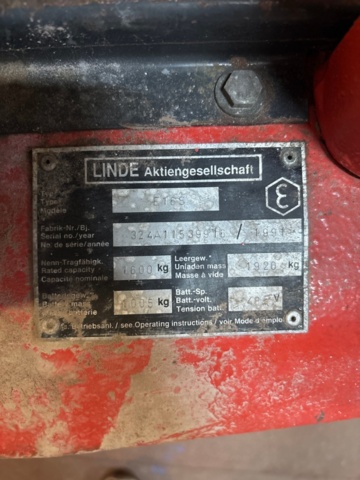 1482669-5 Forklift with charger - Linde E16S -1991
