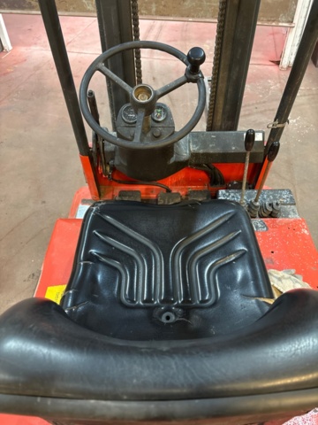 1482669-6 Forklift with charger - Linde E16S -1991