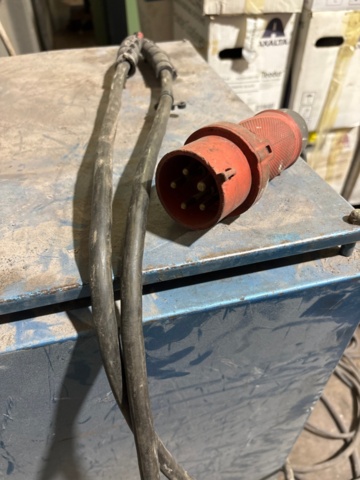 1482669-22 Forklift with charger - Linde E16S -1991