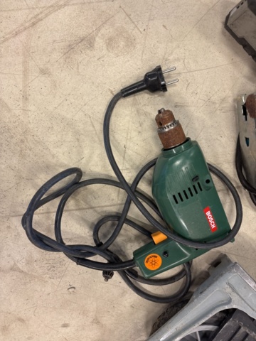 1511283-6 Kit med diverse verktyg, maskiner och byggtillbehör