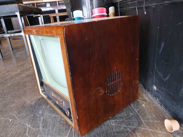 1070399-3 Older TV