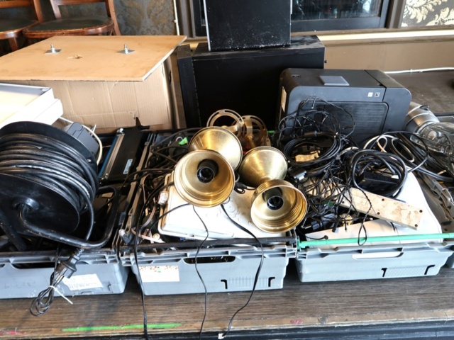 1070400-5 Miscellaneous sound and light equipment etc.