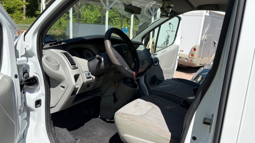 1534422-9 Opel Vivaro Van 2.9t 2.0 CDTI Quickshift, 114hp, 2010 (Repair item)