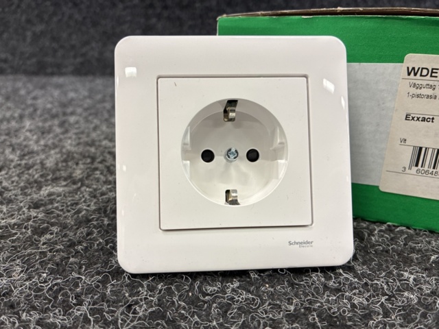 1534263-3 10 st Vägguttag Schneider EXXACT 1-V