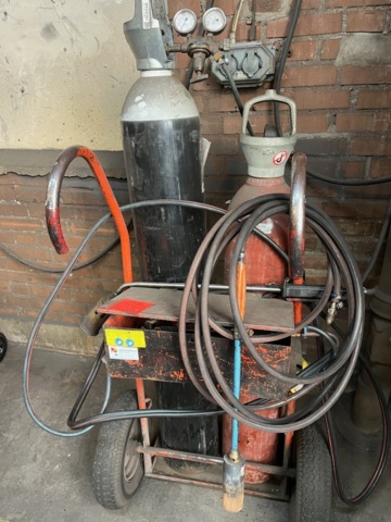 1534109-3 Gassvetsvagn med utrustning