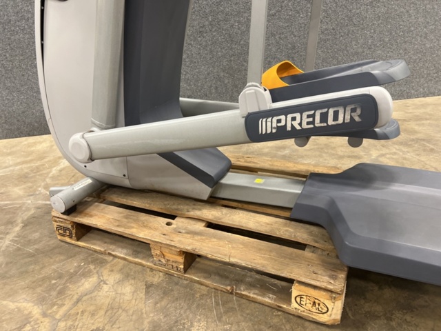 1534455-4 Crosstrainer Precor AMT