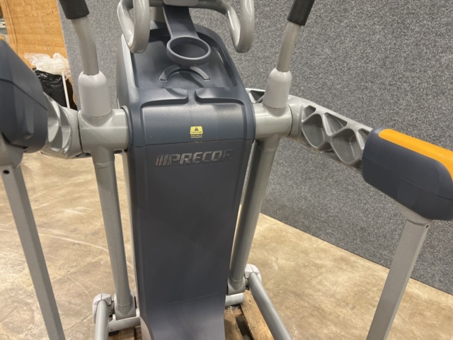 1534455-6 Crosstrainer Precor AMT