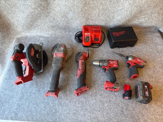 1482330-1 Tool Kit - Milwaukee