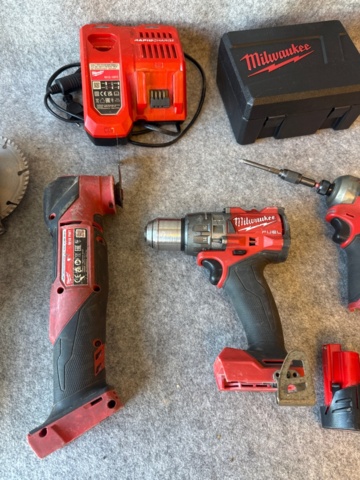 1482330-3 Tool Kit - Milwaukee