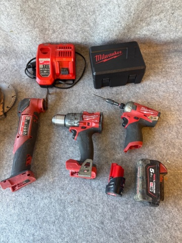 1482330-4 Tool Kit - Milwaukee